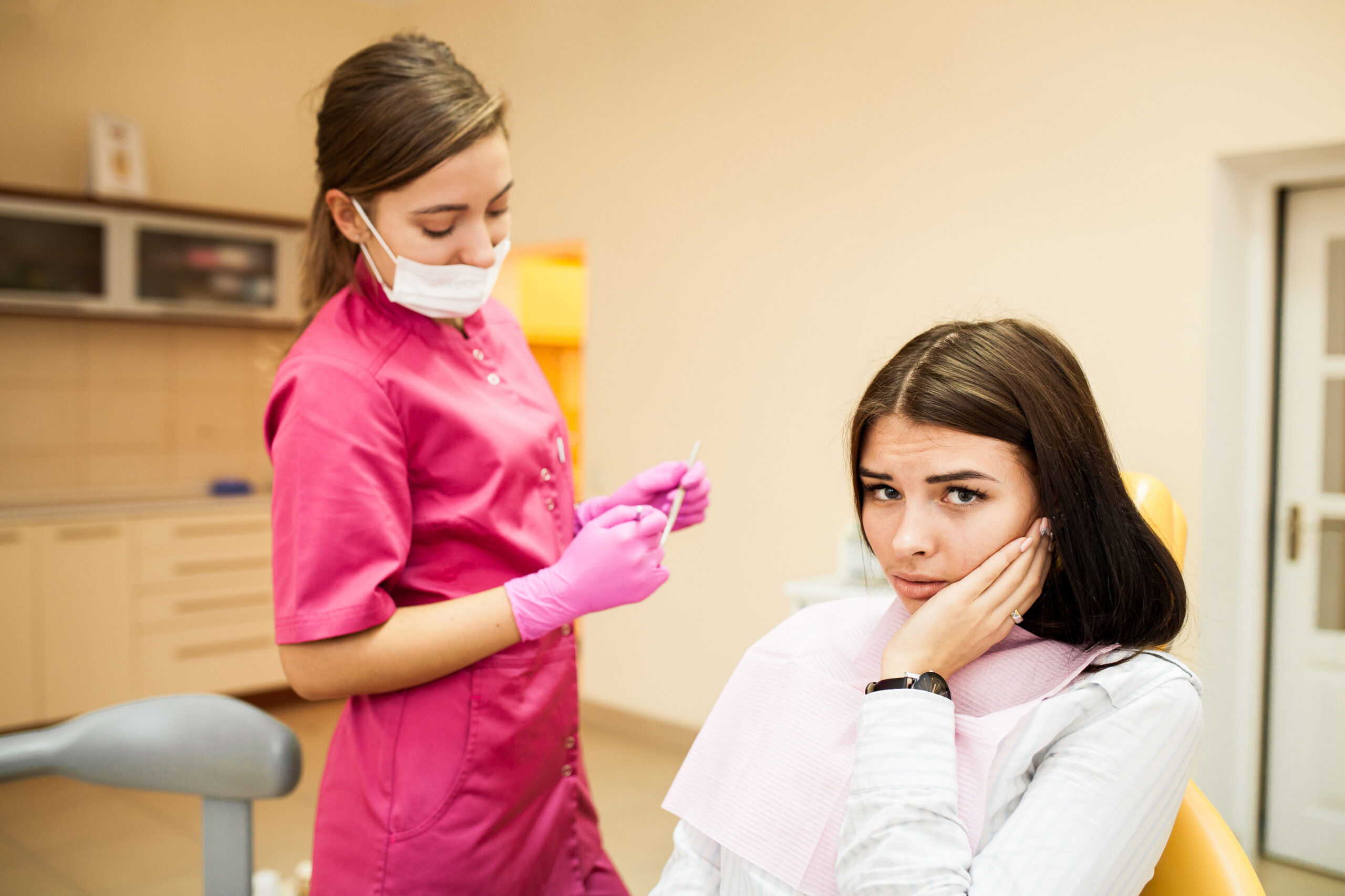 Clovis Family Dentistry | Gum Disease Warning Signs: When to See a Periodontist